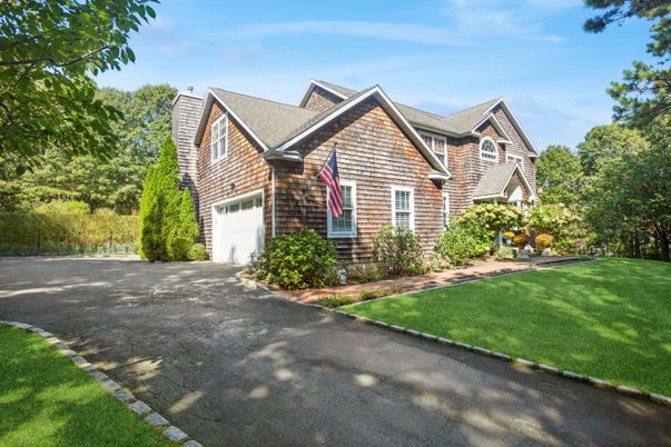 Attached, Exterior, Facade, Tudor Revival