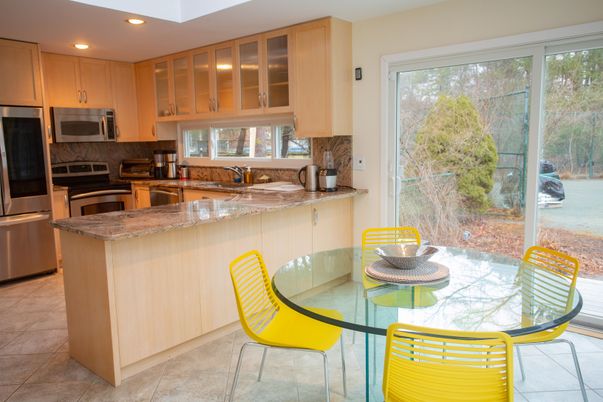 Dining room, Interior, Kitchen, Recessed Lighting, Stainless Steel Appliances