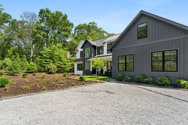 Exterior, Facade, Farmhouse