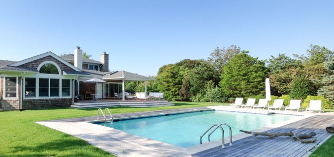 Exterior, Pool