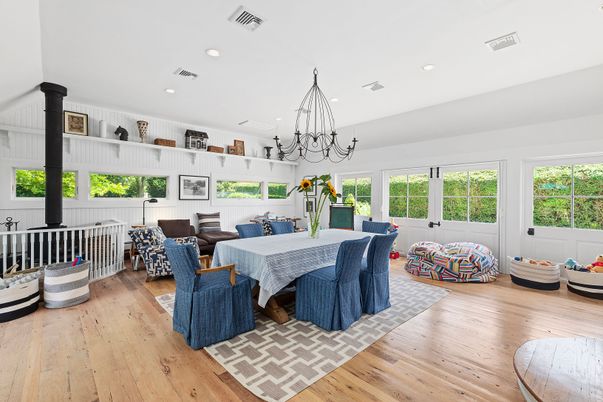 Chandelier, Dining room, Interior, Living room, Recessed Lighting, Wood Texture Flooring