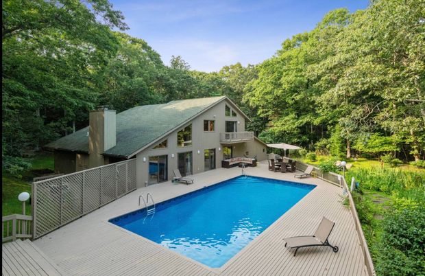Exterior, Pool