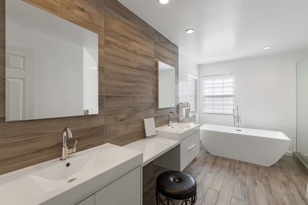 Bathroom, Dual Sink Vanities, Free Standing Baths, Interior, Recessed Lighting, Wood Texture Flooring