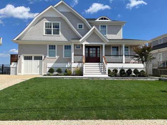 Attached, Exterior, Facade, Farmhouse