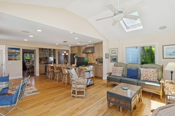Interior, Kitchen, Living room, Pendant Lights, Recessed Lighting, Wood Texture Flooring