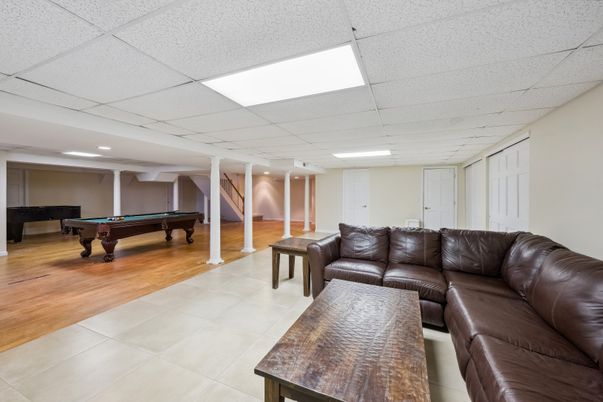Billiard Table, Game Room, Interior, Living room, Recessed Lighting