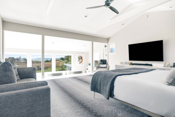 Bedroom, Interior, Recessed Lighting, Water