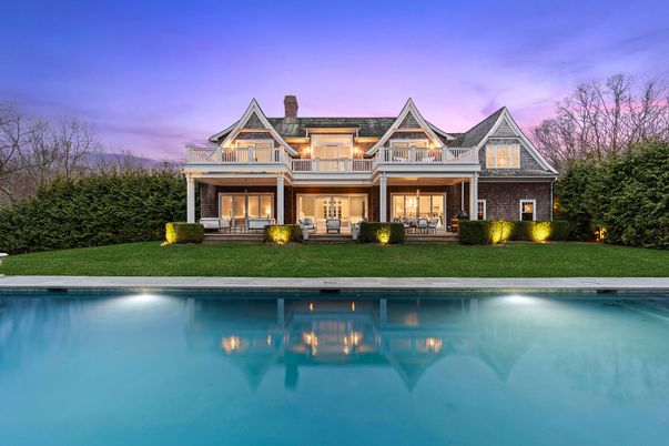 Exterior, Facade, Pool, Queen Anne Victorian