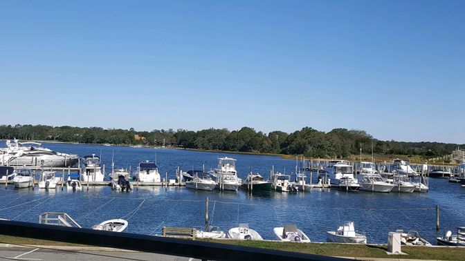 Exterior, Lake