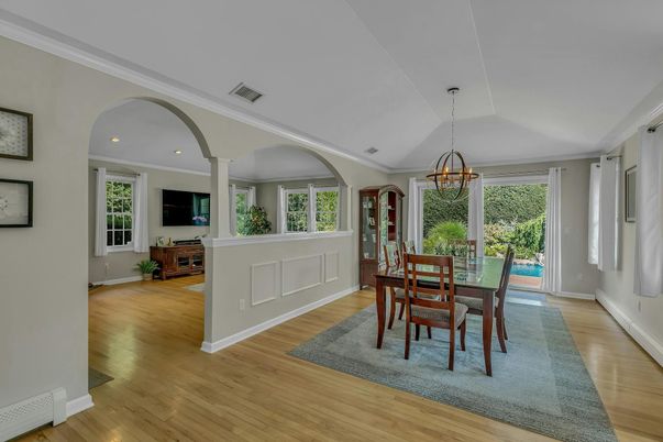Chandelier, Dining room, Interior, Recessed Lighting, Wood Texture Flooring
