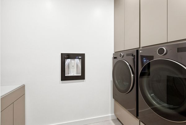 Interior, Washer