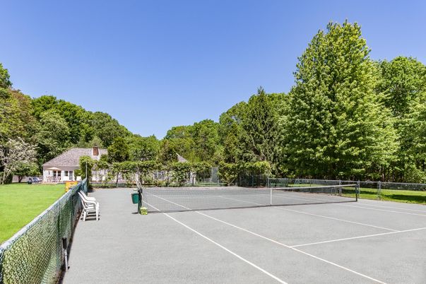 Exterior, Tennis Courts