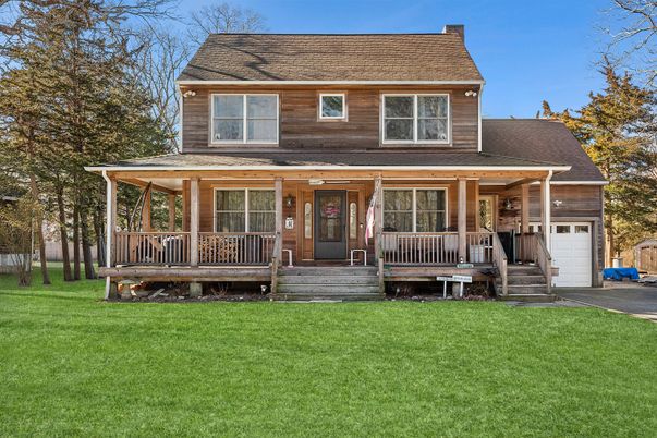 Attached, Exterior, Facade, Log Home