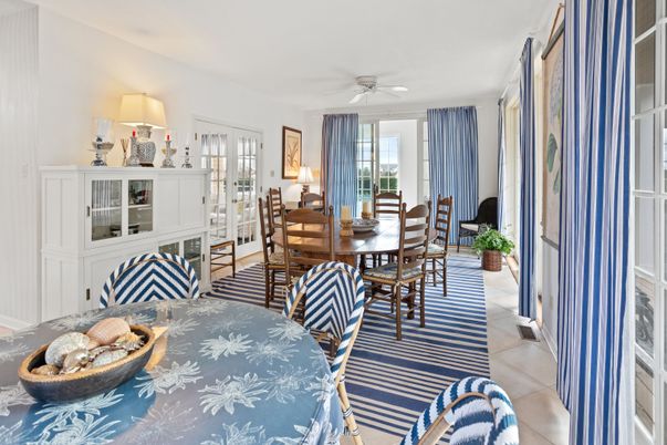 Dining room, Interior