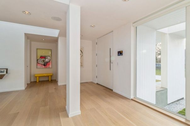 Interior, Recessed Lighting, Wood Texture Flooring