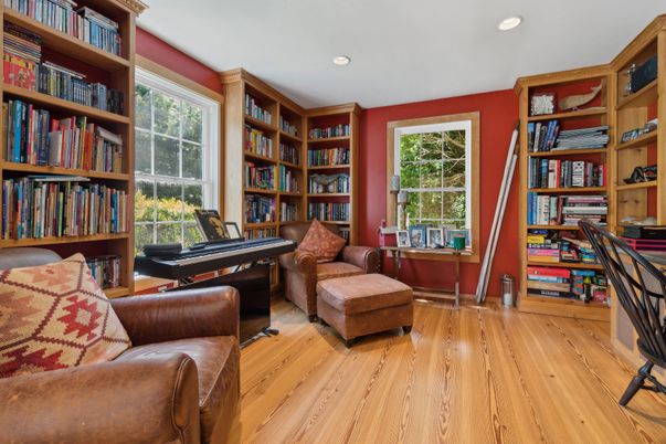 Interior, Piano, Recessed Lighting, Wood Texture Flooring