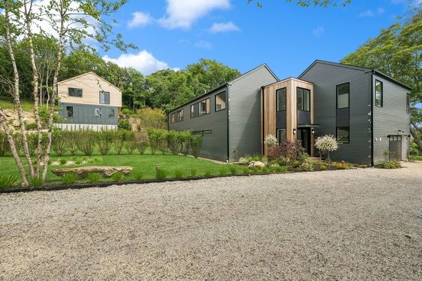 Backyard, Exterior, Facade, Modern