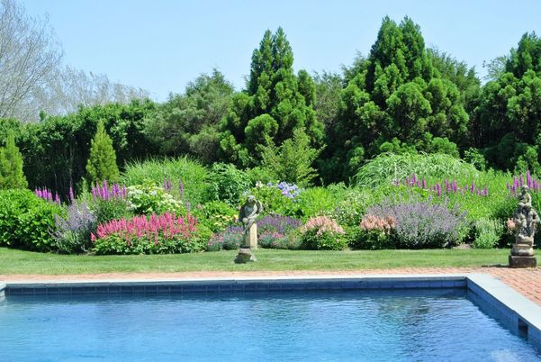 Exterior, Lake, Pool