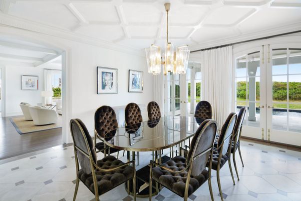 Chandelier, Dining room, Interior