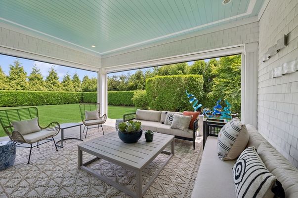 Exterior, Living room