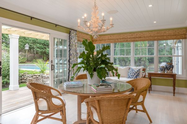 Chandelier, Dining room, Interior, Recessed Lighting, Wood Texture Flooring
