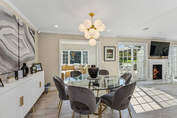 Dining room, Fireplace, Interior, Pendant Lights, Recessed Lighting, Wood Texture Flooring
