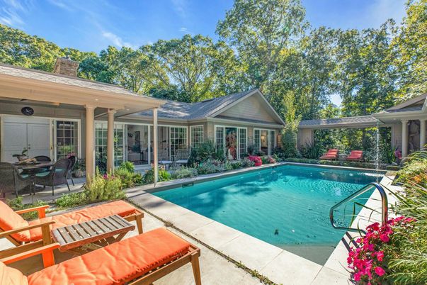 Exterior, Pool