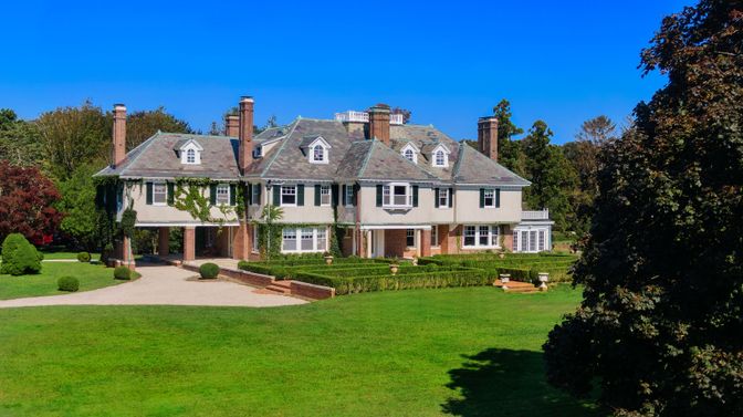 Backyard, Exterior, Facade, French Provincial