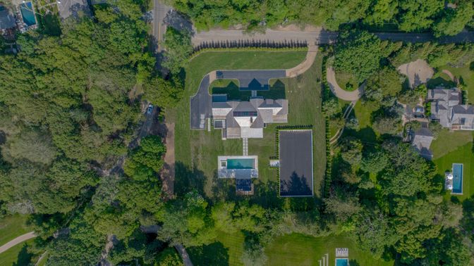 Exterior, Drone