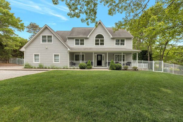 Backyard, Exterior, Facade, Farmhouse