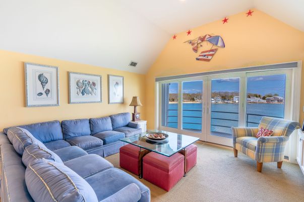 Interior, Living room, Recessed Lighting, Water