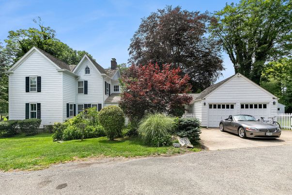 Detached Garage, Exterior