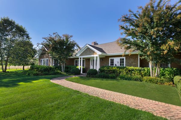 Backyard, Exterior, Facade, Ranch