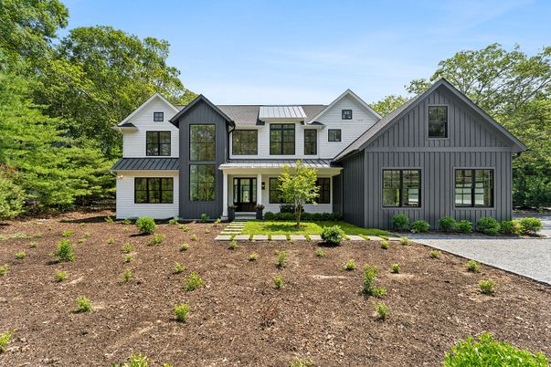 Exterior, Facade, Farmhouse