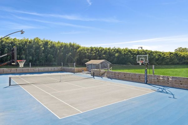 Exterior, Tennis Courts