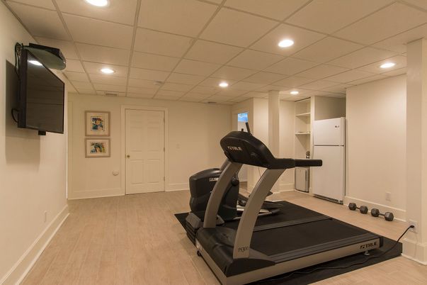 Fitness Equipment, Interior, Recessed Lighting, Wood Texture Flooring