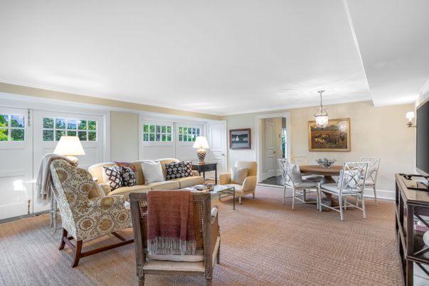 Dining room, Interior, Living room, Pendant Lights