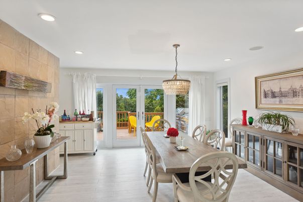 Chandelier, Dining room, Interior, Recessed Lighting, Wood Texture Flooring