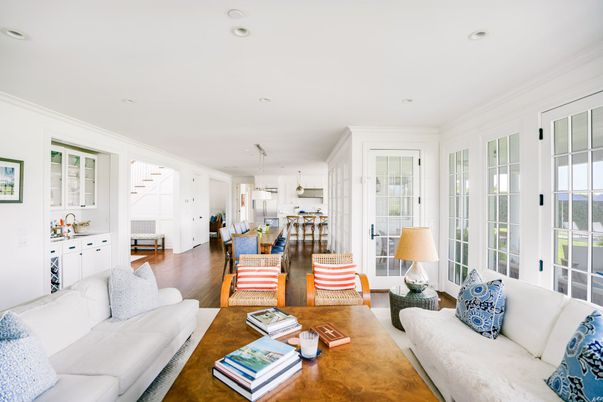 Interior, Living room, Pendant Lights, Recessed Lighting, Wood Texture Flooring
