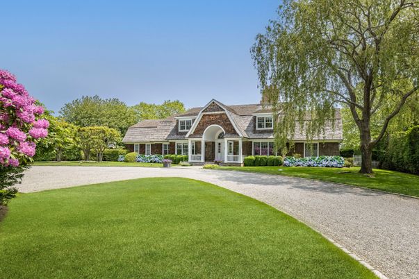 Backyard, Exterior, Facade, French Provincial