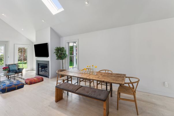 Dining room, Fireplace, Interior, Recessed Lighting, Wood Texture Flooring