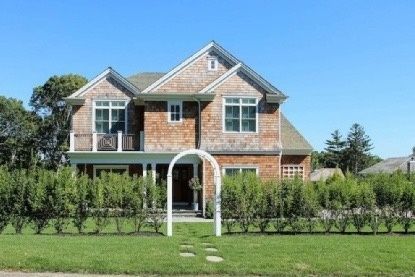 Backyard, Exterior, Facade, Brick Facade, Brick Traditional