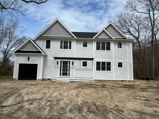 Attached, Exterior, Facade, Farmhouse