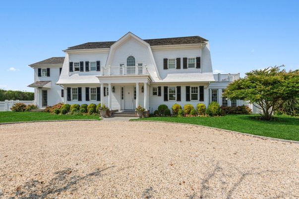 Backyard, Exterior, Facade, Farmhouse