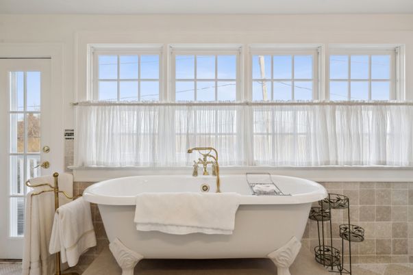 Bathroom, Free Standing Baths, Interior
