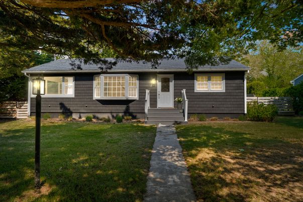 Exterior, Facade, Cape Cod