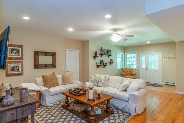 Interior, Living room, Recessed Lighting, Wood Texture Flooring