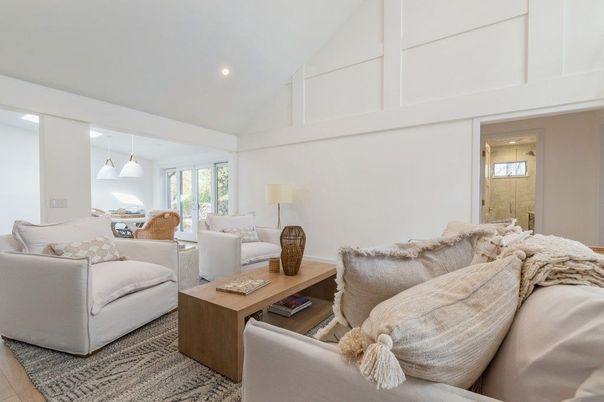 Dining room, Interior, Living room, Pendant Lights, Recessed Lighting
