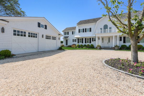 Attached, Exterior, Facade, Farmhouse