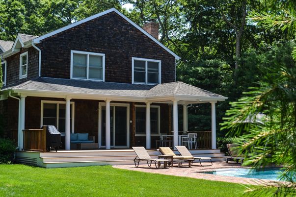 Exterior, Facade, Pool, American Craftsman